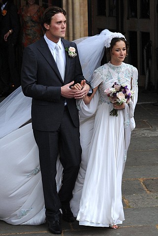 Denise plumped for a strapless Jenny Packham dress for her wedding to Lee 